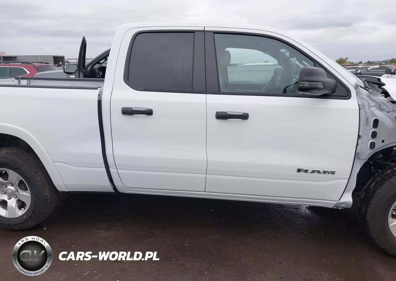 2025 Ram 1500 Big Horn Crew Cab 4X4 6'4 Box VIN:1C6SRFBPXSN674942 - 14