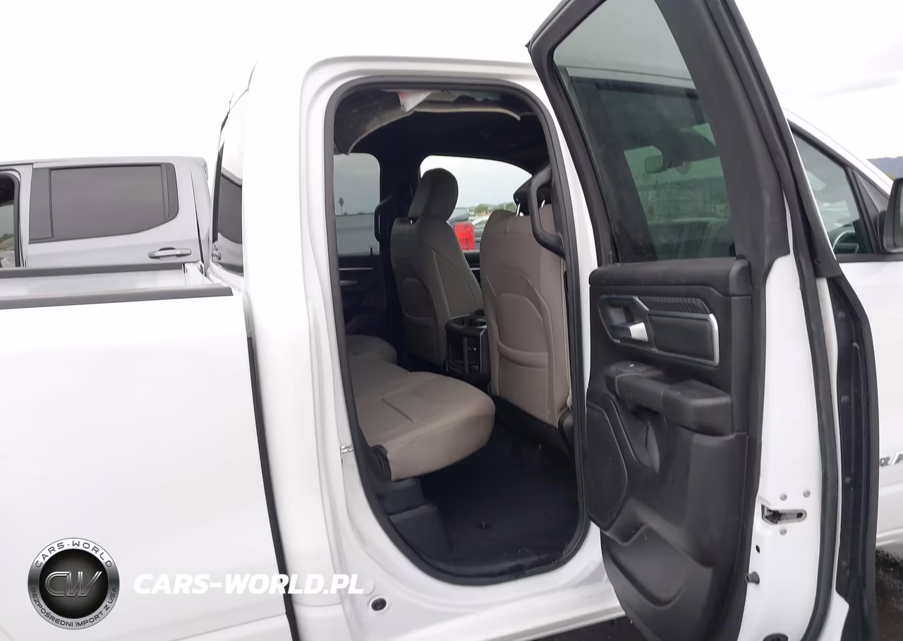 2025 Ram 1500 Big Horn Crew Cab 4X4 6'4 Box VIN:1C6SRFBPXSN674942 - 8