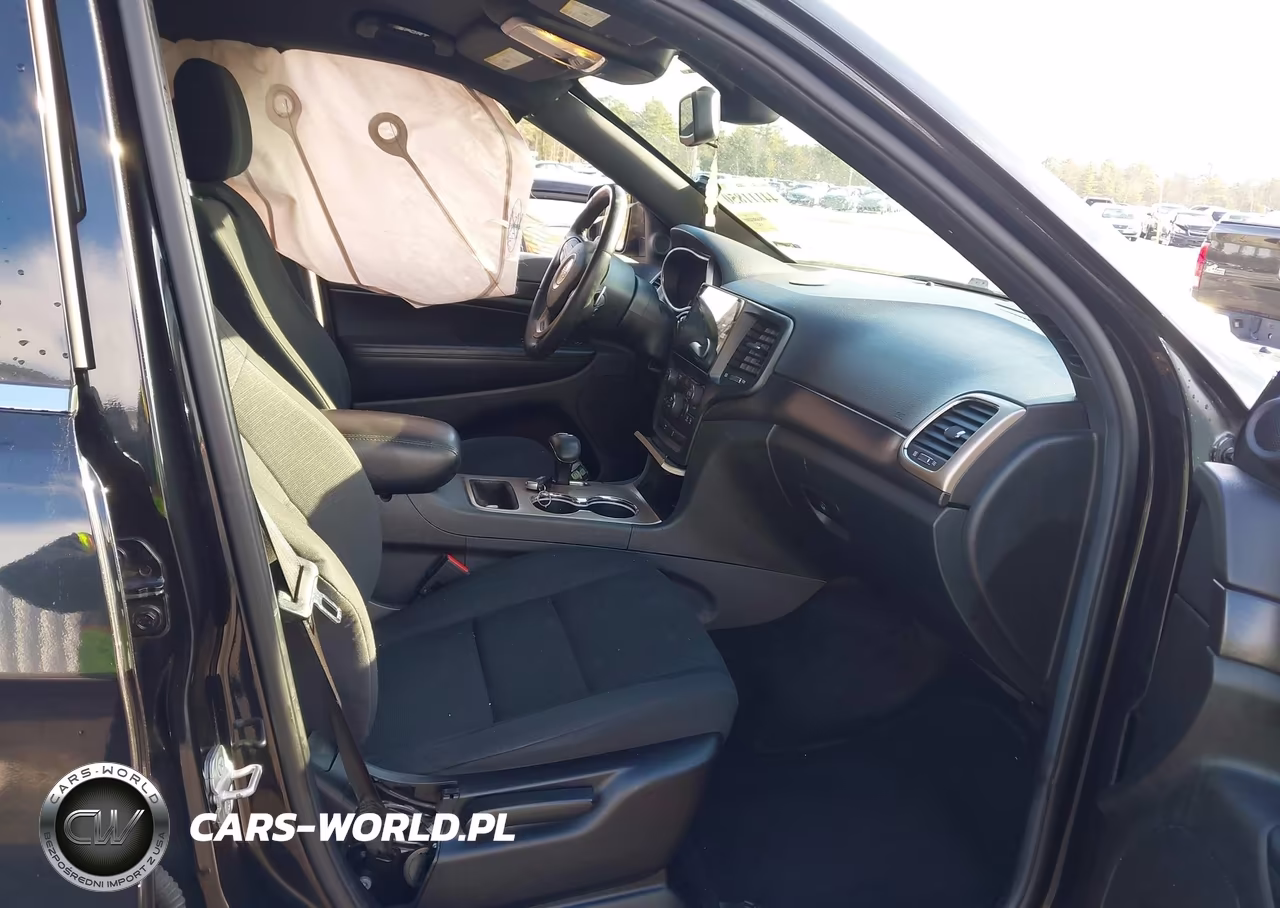 2014 Jeep Grand Cherokee Laredo VIN:1C4RJFAG0EC324302 - 5