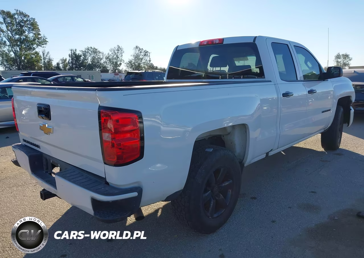 2017 Chevrolet Silverado 1500 Custom VIN:1GCRCPEH2HZ149393 - 4