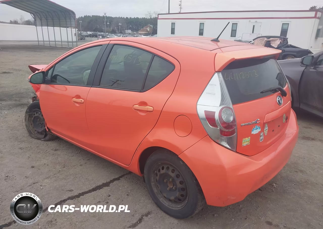 2014 Toyota Prius C One VIN:JTDKDTB36E1062445 - 3