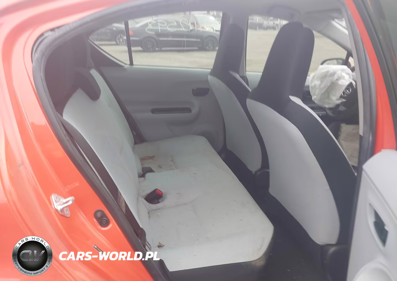 2014 Toyota Prius C One VIN:JTDKDTB36E1062445 - 8