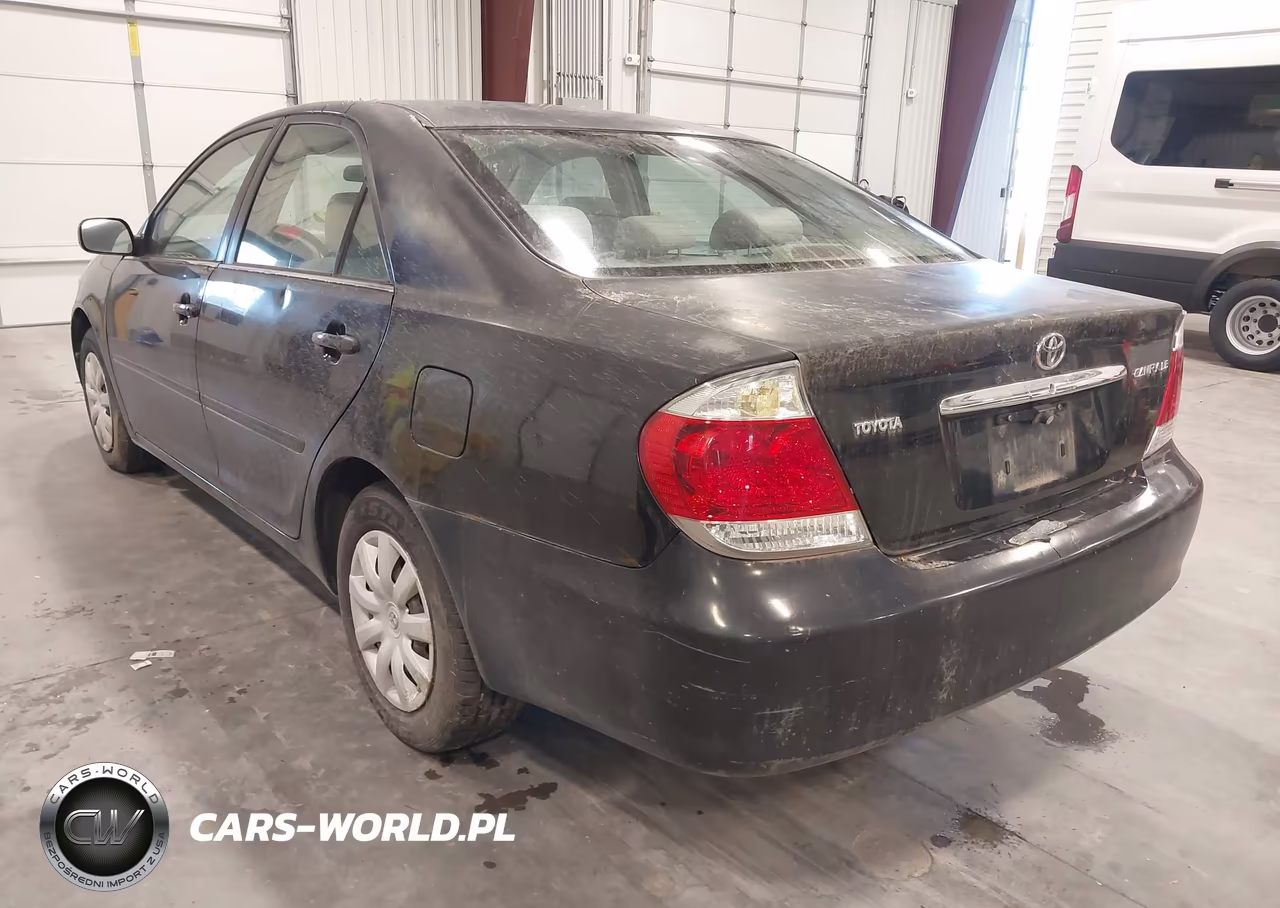 2005 Toyota Camry Le VIN:4T1BE30K65U383953 - 3