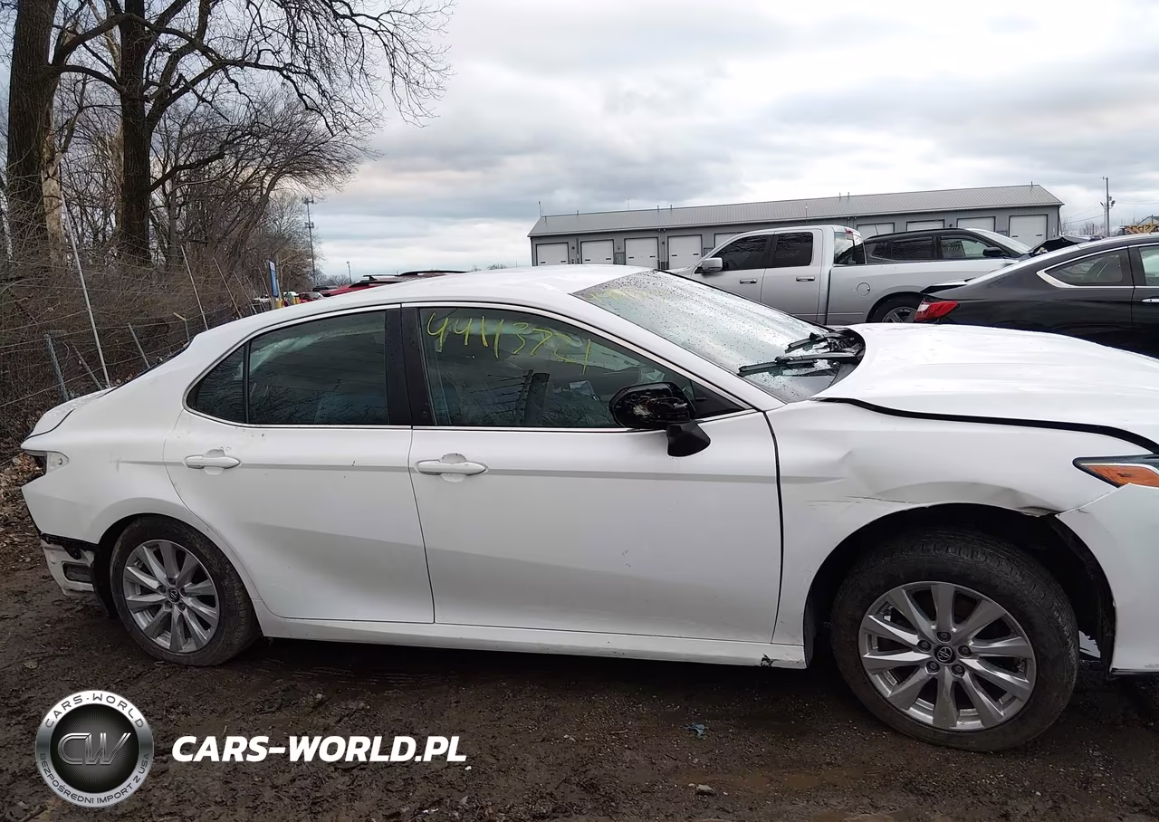 2018 Toyota Camry Le VIN:4T1B11HK5JU072092 - 13