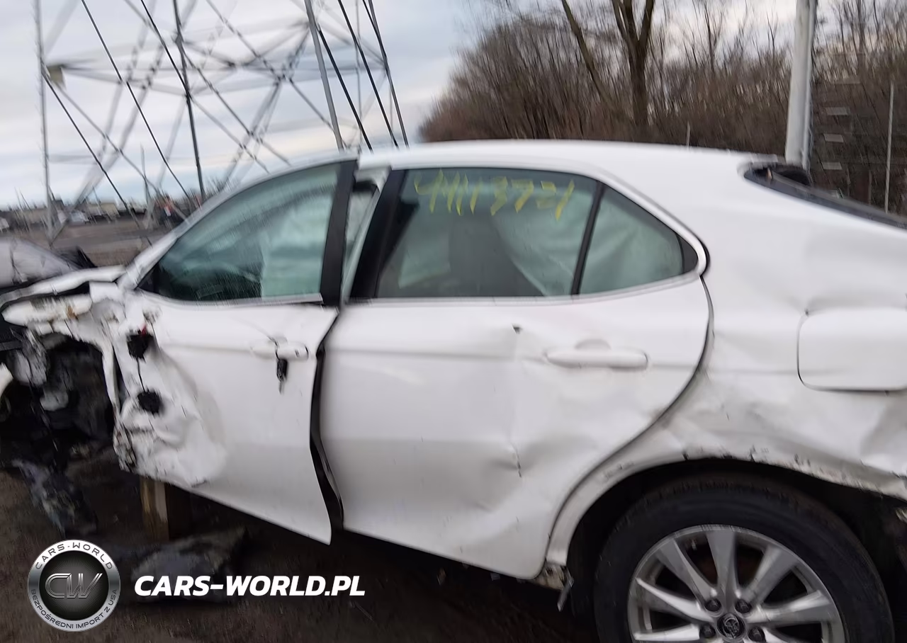 2018 Toyota Camry Le VIN:4T1B11HK5JU072092 - 14