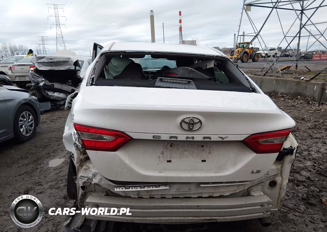 2018 Toyota Camry Le VIN:4T1B11HK5JU072092 - 16