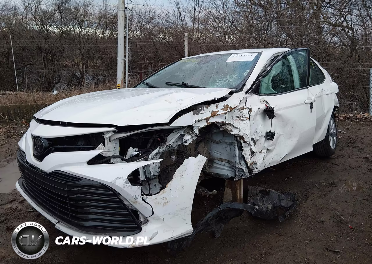 2018 Toyota Camry Le VIN:4T1B11HK5JU072092 - 2