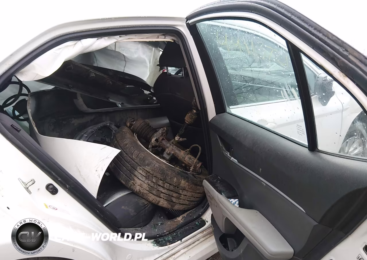 2018 Toyota Camry Le VIN:4T1B11HK5JU072092 - 8