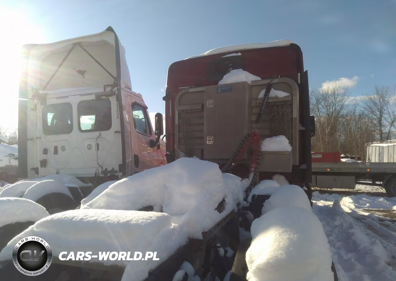 2020 Freightliner New Cascadia 126 VIN:3AKJHHDV6LSLS6726 - 8