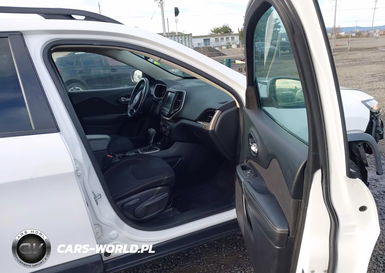 2016 Jeep Cherokee Altitude VIN:1C4PJMCB7GW187213 - 5