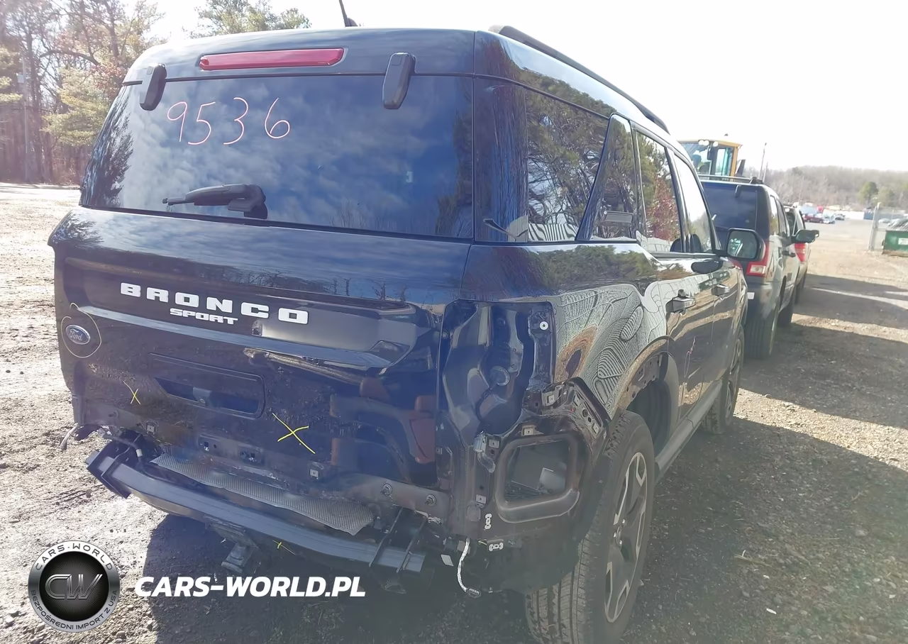 2021 Ford Bronco Sport Outer Banks VIN:3FMCR9C63MRA97266 - 4