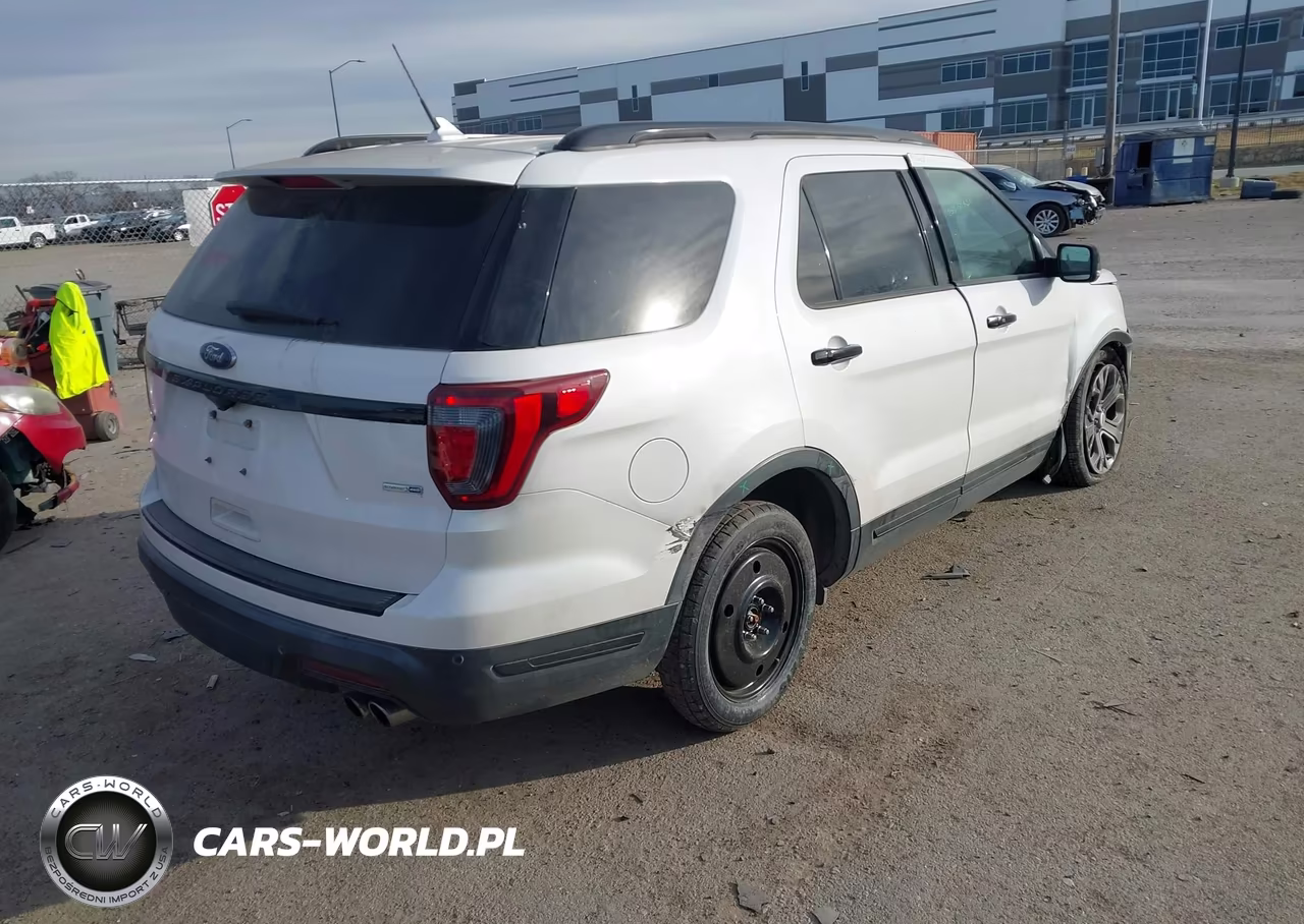 2018 Ford Explorer Sport VIN:1FM5K8GT4JGC85224 - 4