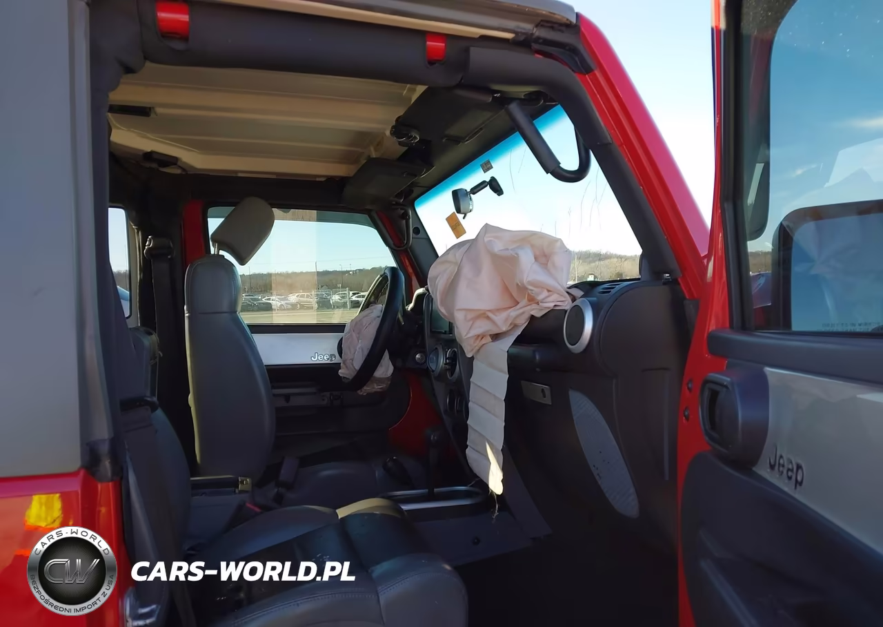 2010 Jeep Wrangler Sahara VIN:1J4AA5D13AL230160 - 5