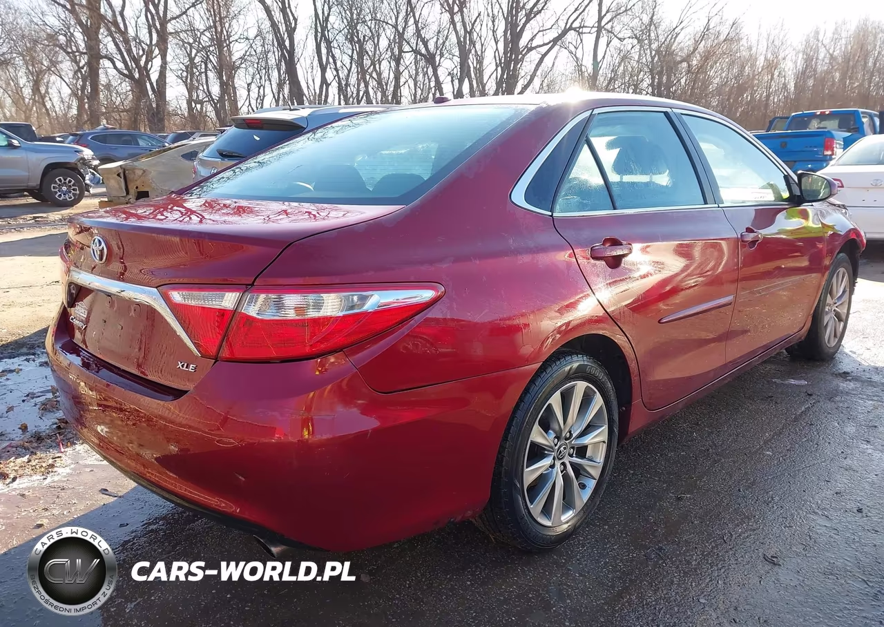 2017 Toyota Camry Xle VIN:4T1BF1FK2HU761747 - 4