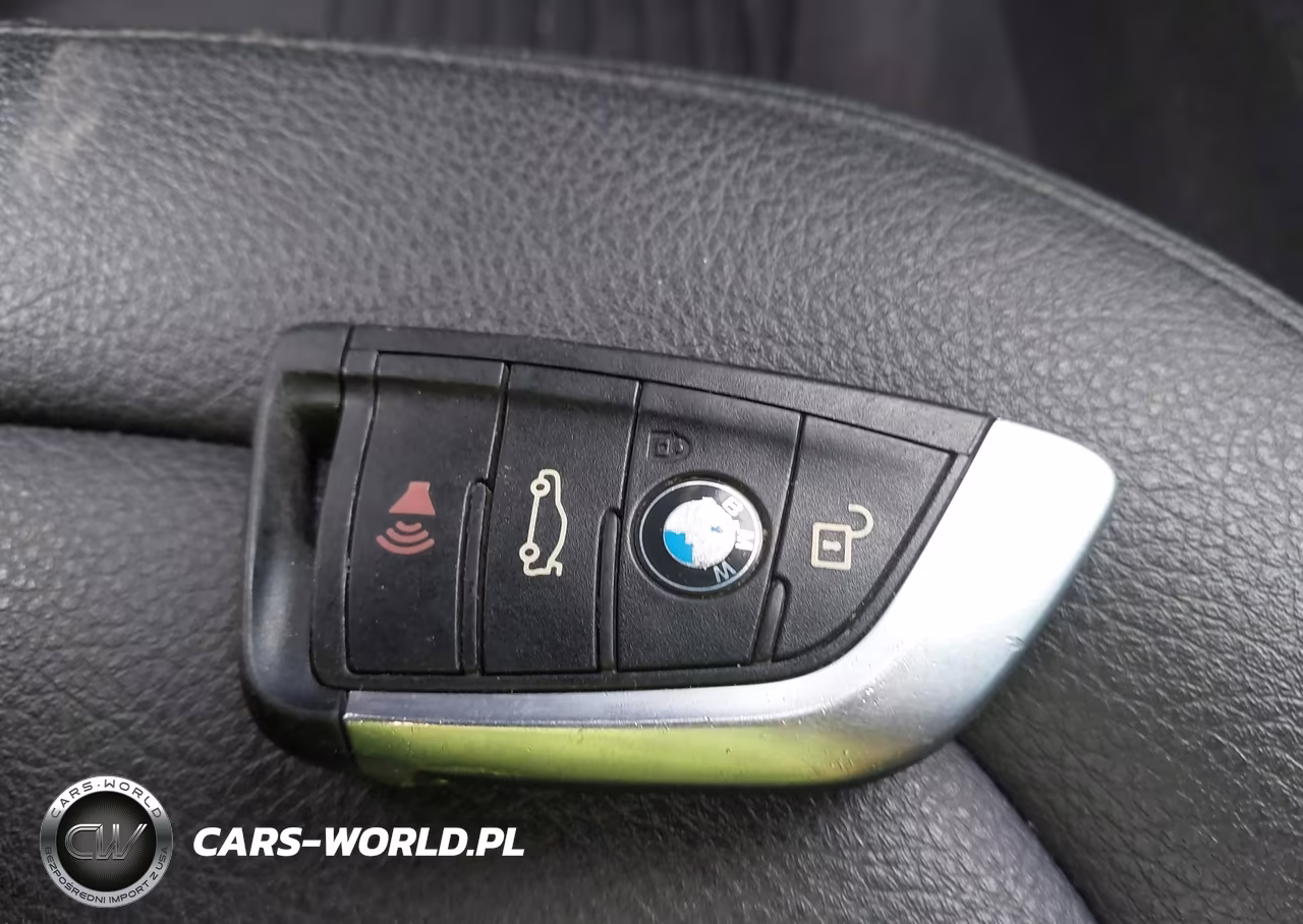 2018 BMW X1 Sdrive28I VIN:WBXHU7C38J5H45904 - 11