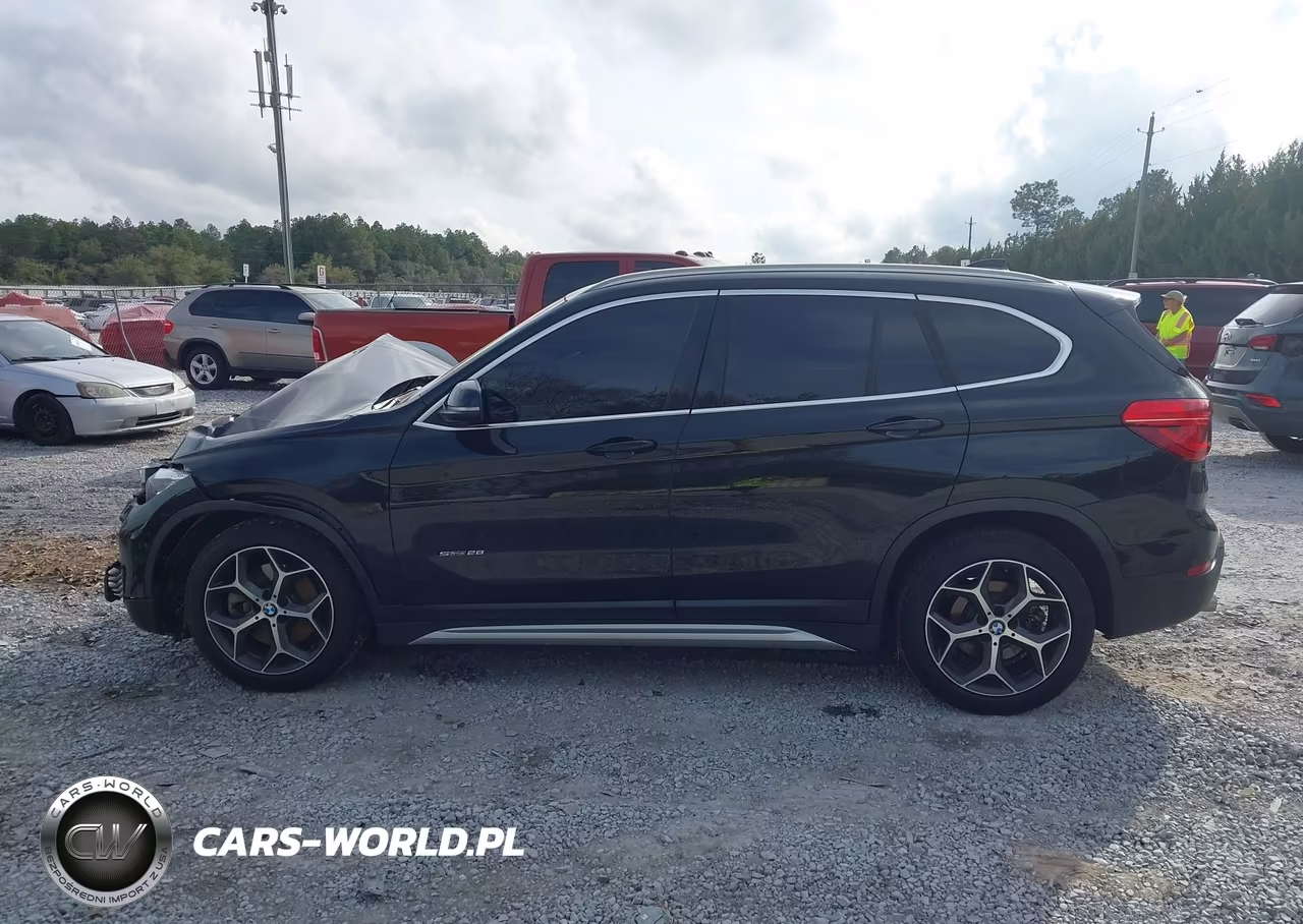 2018 BMW X1 Sdrive28I VIN:WBXHU7C38J5H45904 - 14
