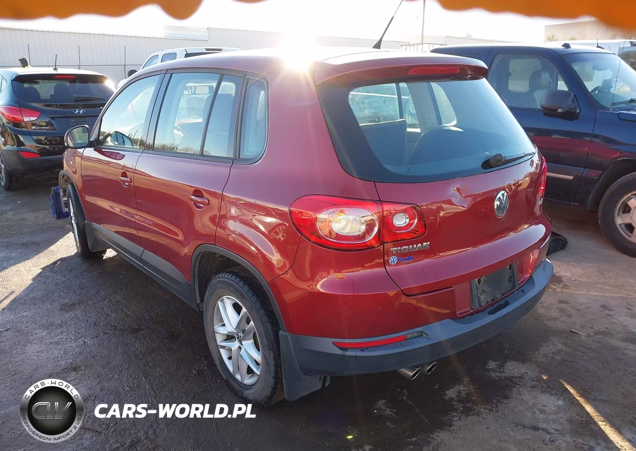 2011 Volkswagen Tiguan S VIN:WVGAV7AX7BW000437 - 3