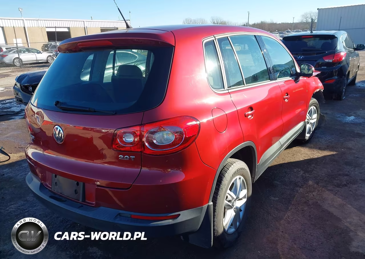 2011 Volkswagen Tiguan S VIN:WVGAV7AX7BW000437 - 4