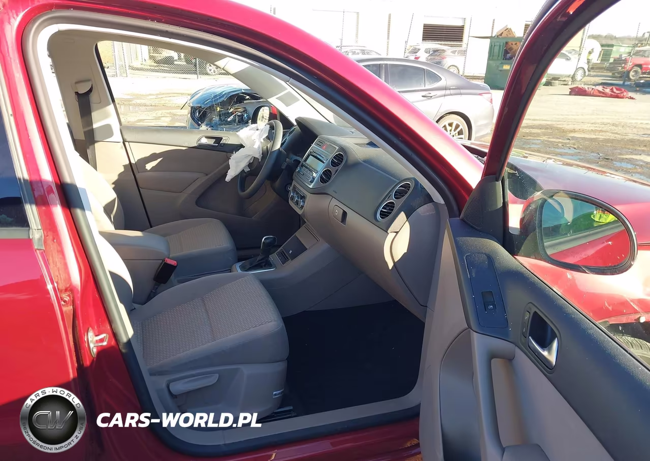 2011 Volkswagen Tiguan S VIN:WVGAV7AX7BW000437 - 5