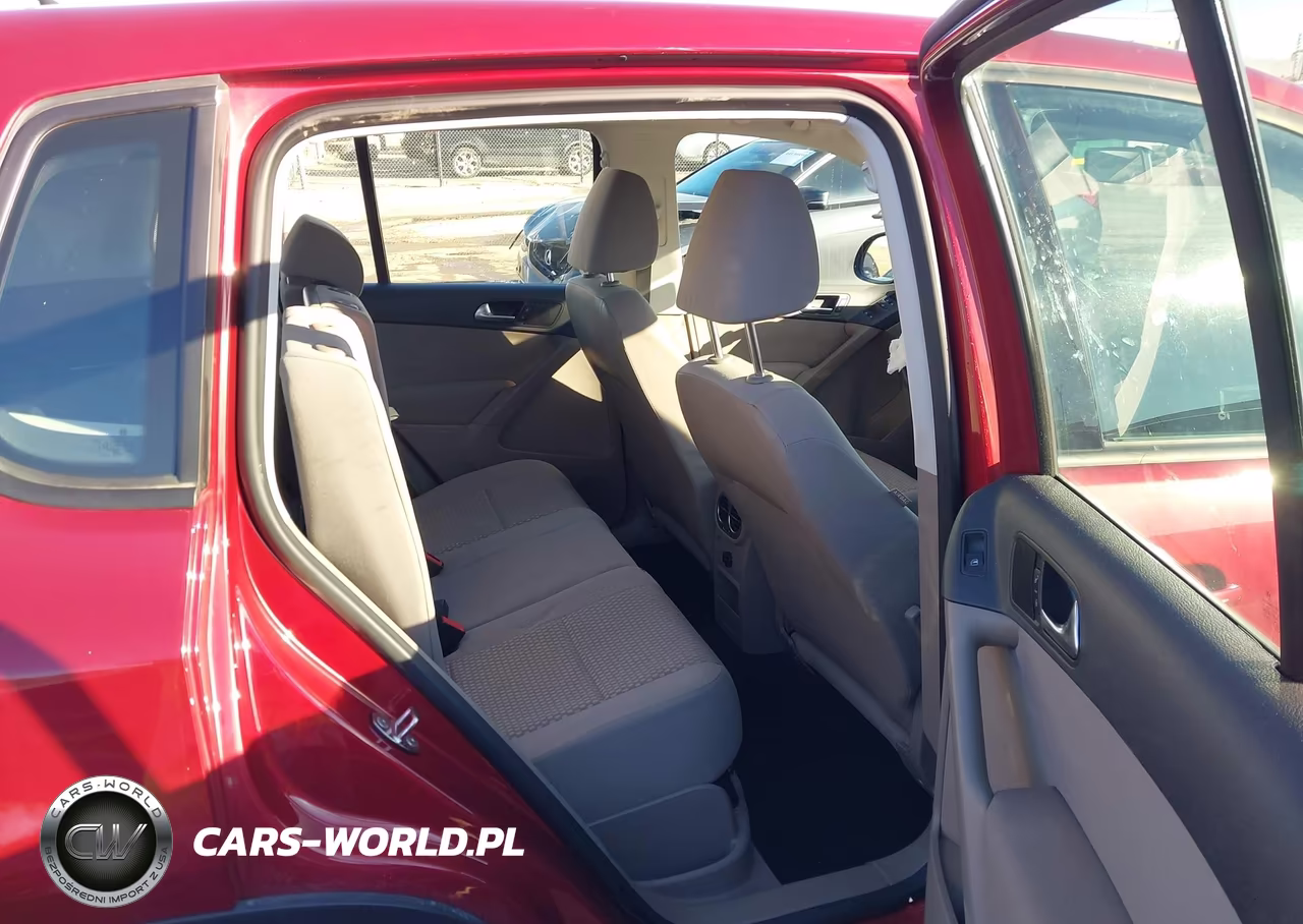 2011 Volkswagen Tiguan S VIN:WVGAV7AX7BW000437 - 8