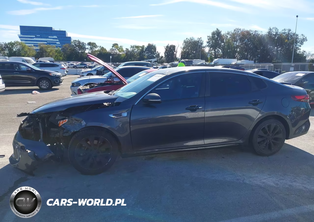 2018 Kia Optima S VIN:5XXGT4L3XJG251093 - 13