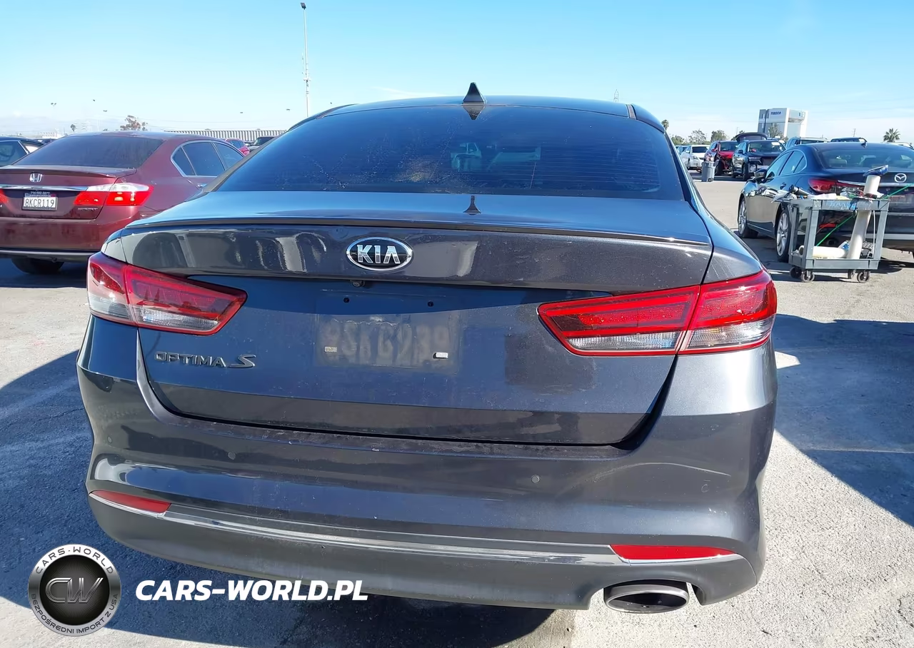 2018 Kia Optima S VIN:5XXGT4L3XJG251093 - 15