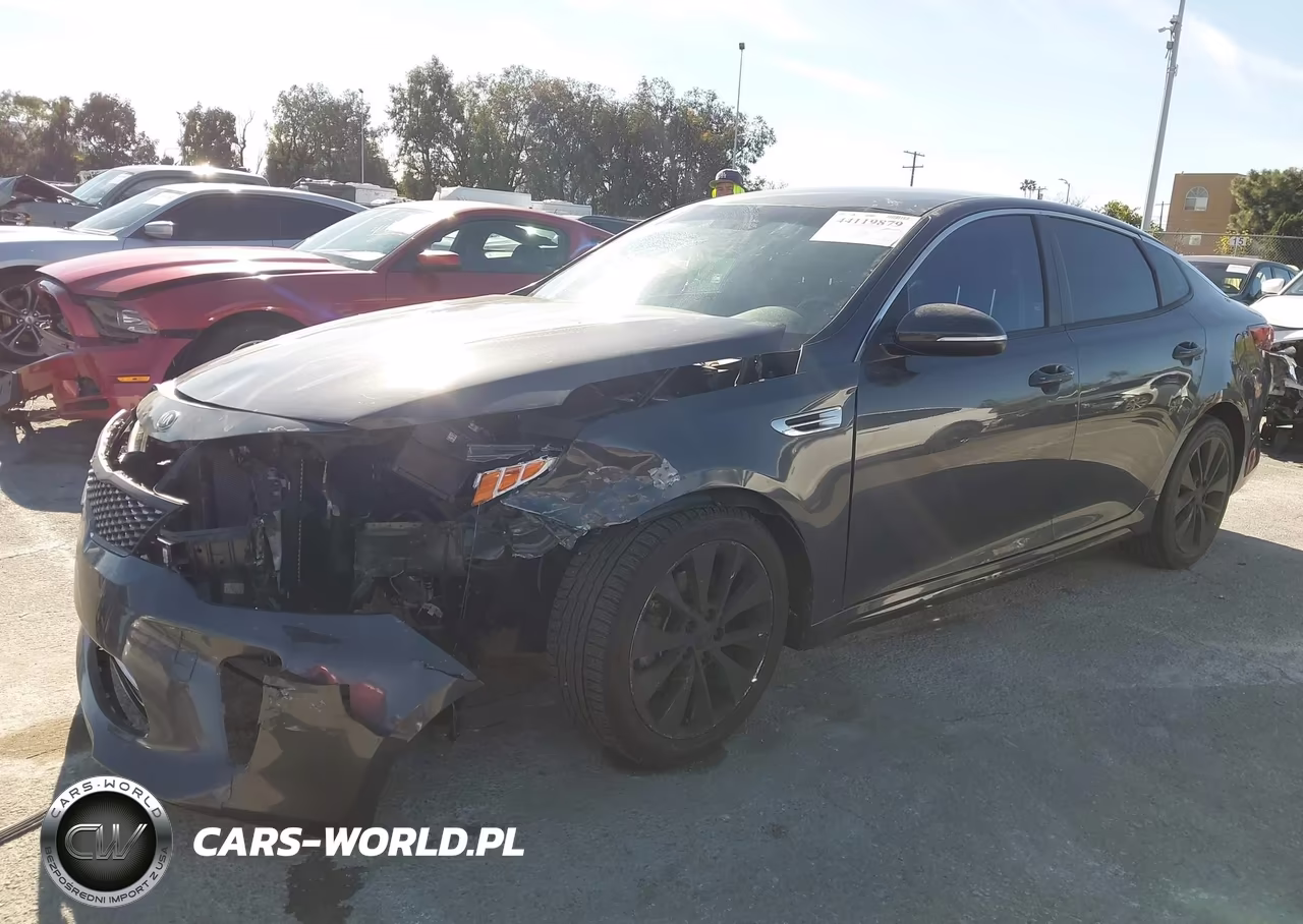 2018 Kia Optima S VIN:5XXGT4L3XJG251093 - 2