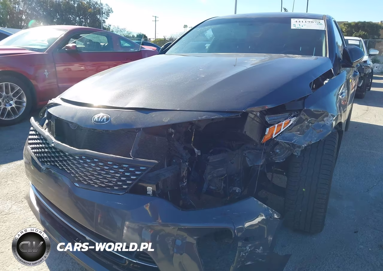 2018 Kia Optima S VIN:5XXGT4L3XJG251093 - 6