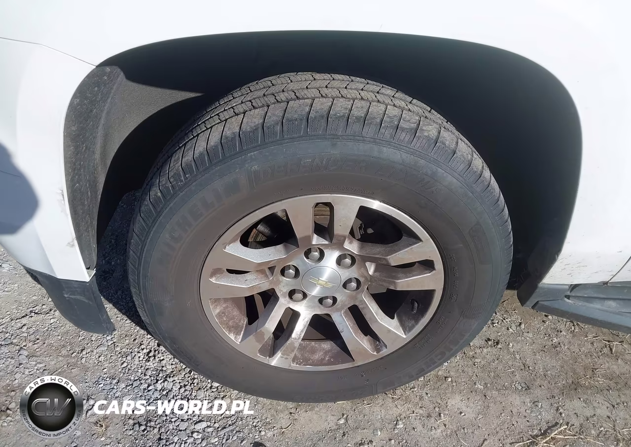 2017 Chevrolet Tahoe Ls VIN:1GNSKAKC9HR309884 - 12