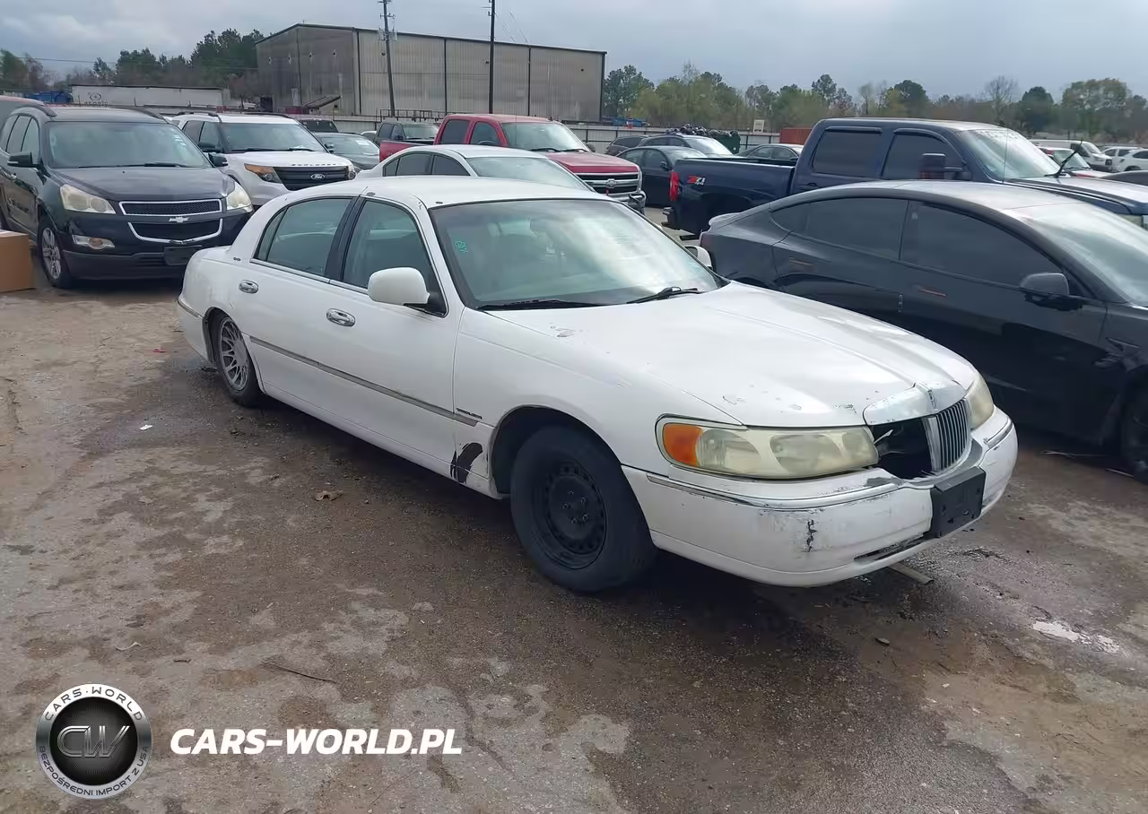 2002 Lincoln Town Car Signature