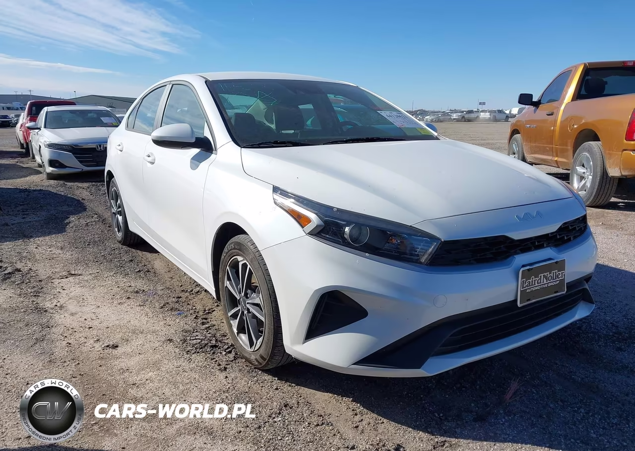 2024 Kia Forte Lxs – zdjęcie 1 z 16