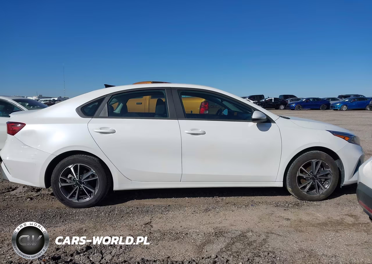 2024 Kia Forte Lxs VIN:3KPF24AD1RE706847 - 13