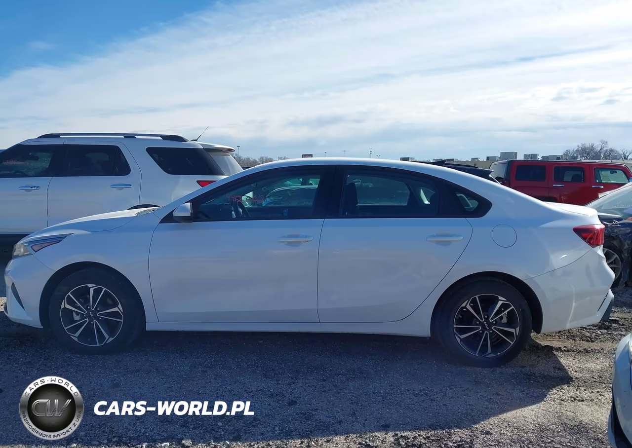 2024 Kia Forte Lxs VIN:3KPF24AD1RE706847 - 14