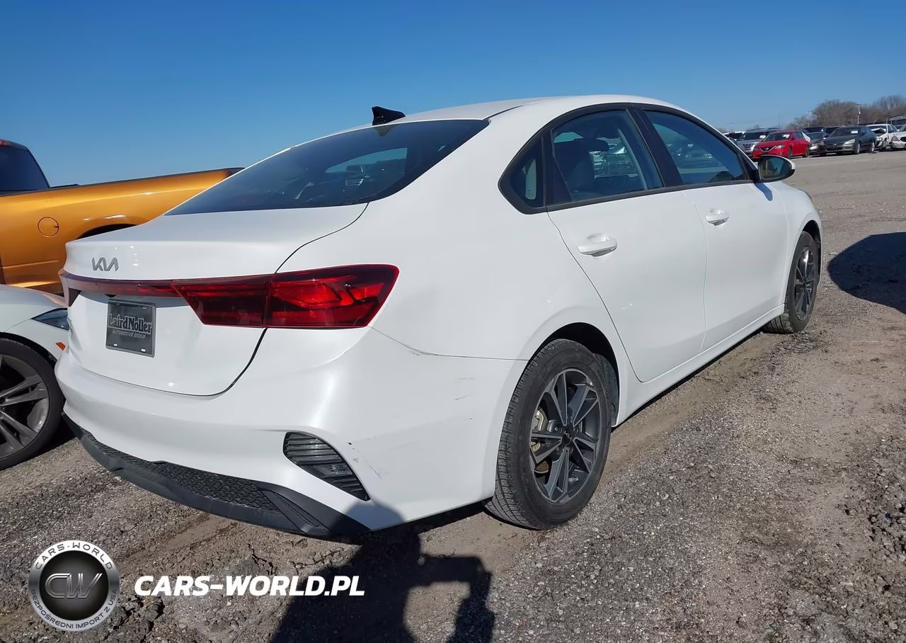 2024 Kia Forte Lxs VIN:3KPF24AD1RE706847 - 4