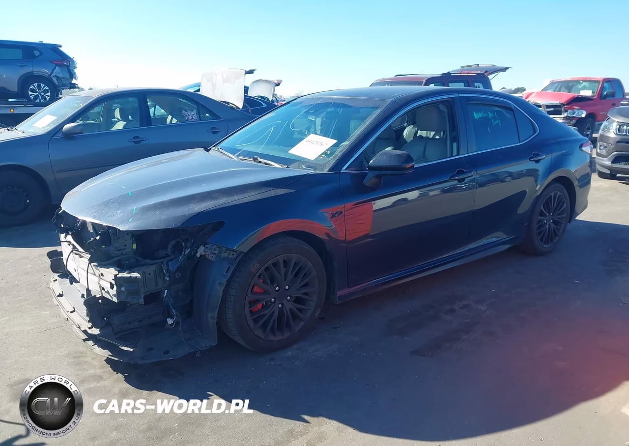 2018 Toyota Camry Se VIN:4T1B11HK2JU663979 - 2