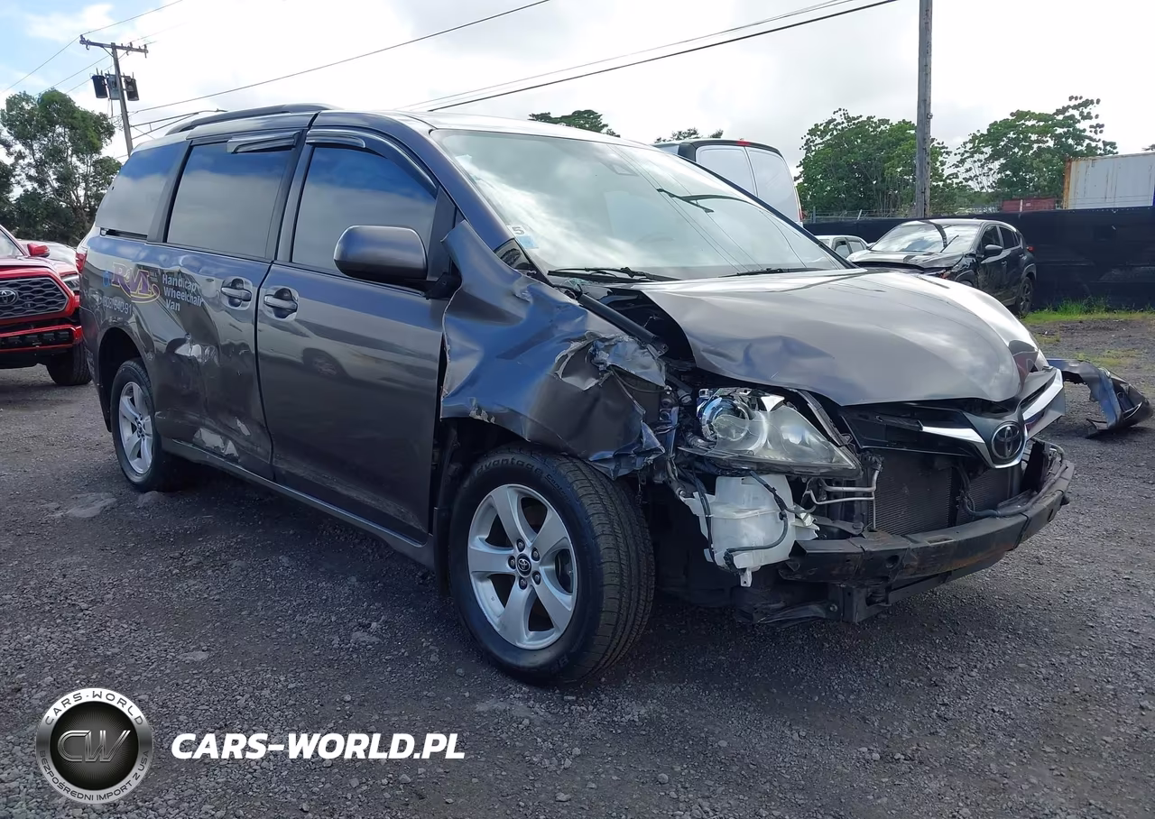 2019 Toyota Sienna Le 8 Passenger – zdjęcie 1 z 19