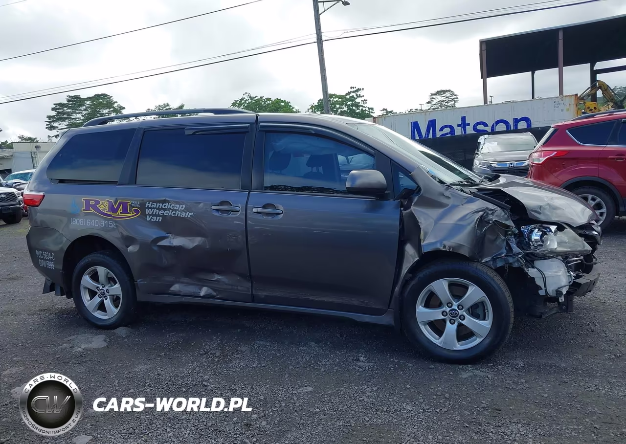 2019 Toyota Sienna Le 8 Passenger VIN:5TDKZ3DC3KS990324 - 14