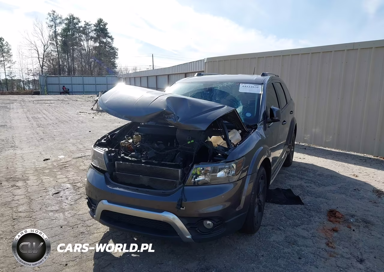 2020 Dodge Journey Crossroad VIN:3C4PDCGB4LT206585 - 2