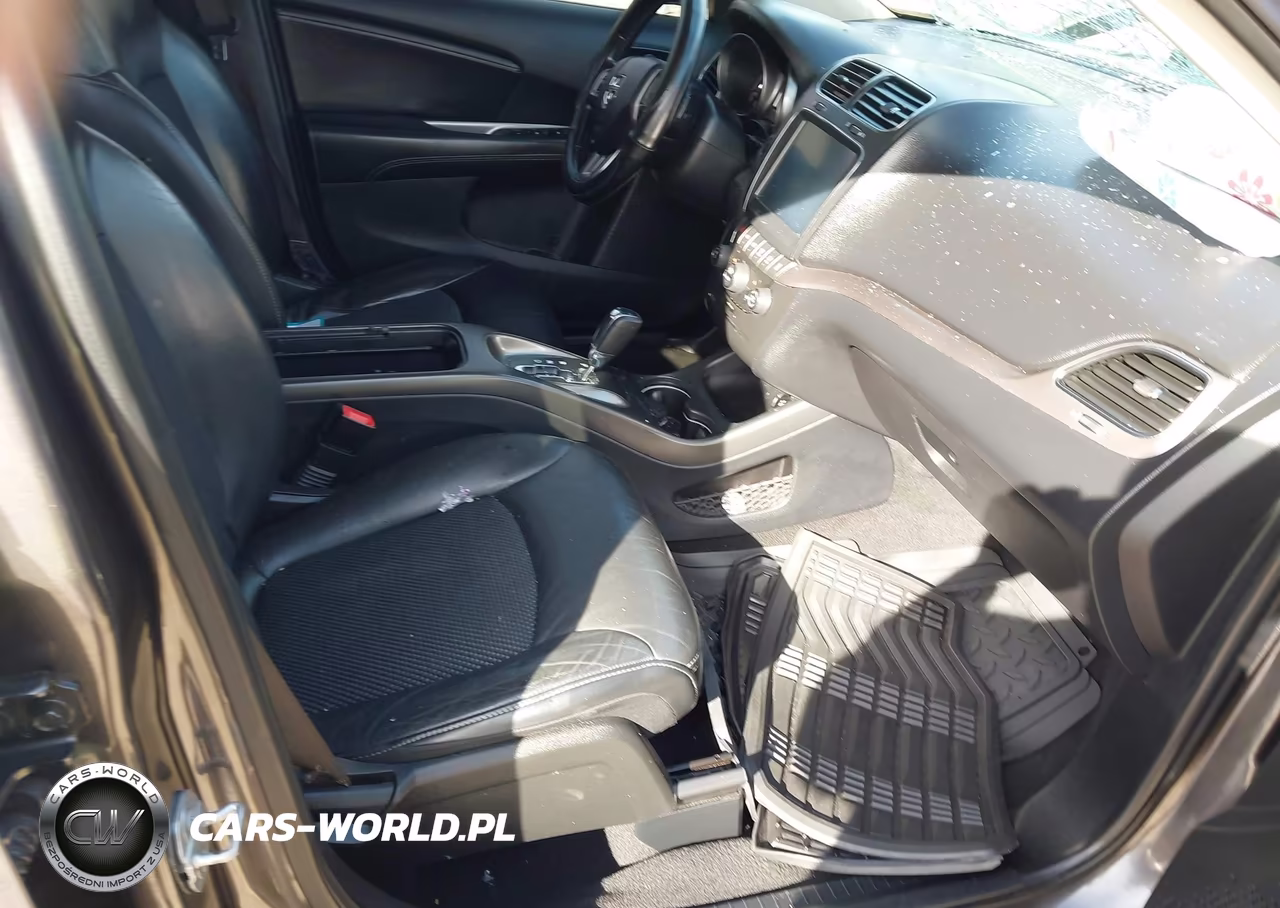 2020 Dodge Journey Crossroad VIN:3C4PDCGB4LT206585 - 5