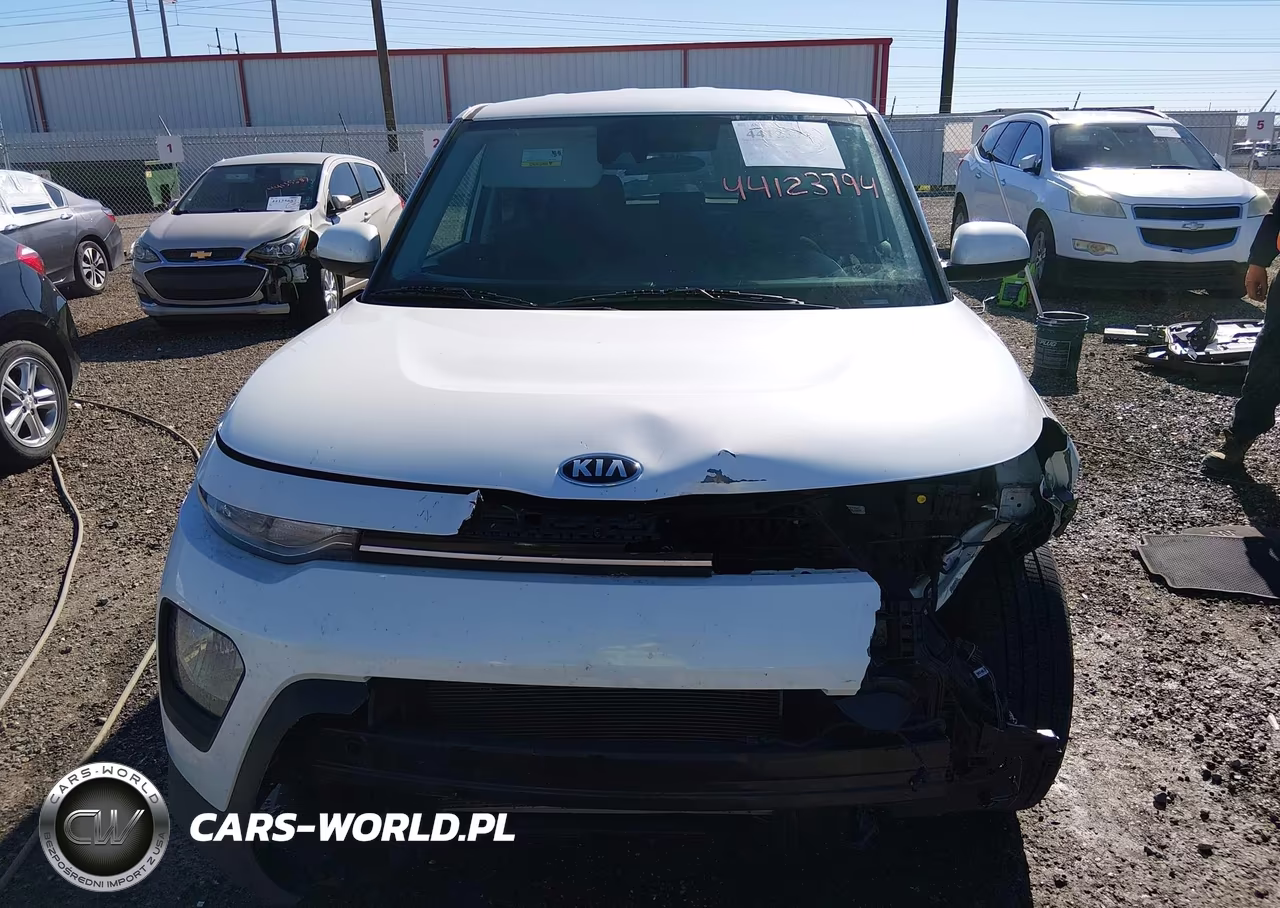 2021 Kia Soul S VIN:KNDJ23AU4M7769762 - 13