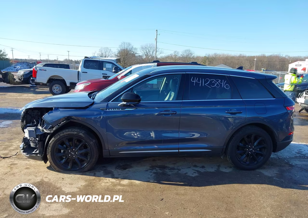 2022 Lincoln Corsair Standard VIN:5LMCJ1D91NUL35947 - 15
