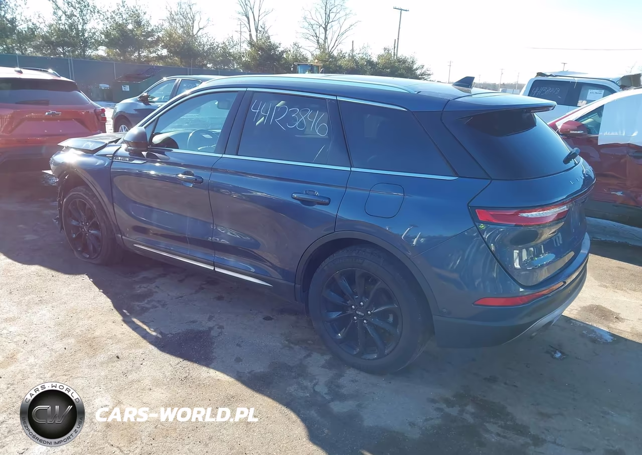 2022 Lincoln Corsair Standard VIN:5LMCJ1D91NUL35947 - 3