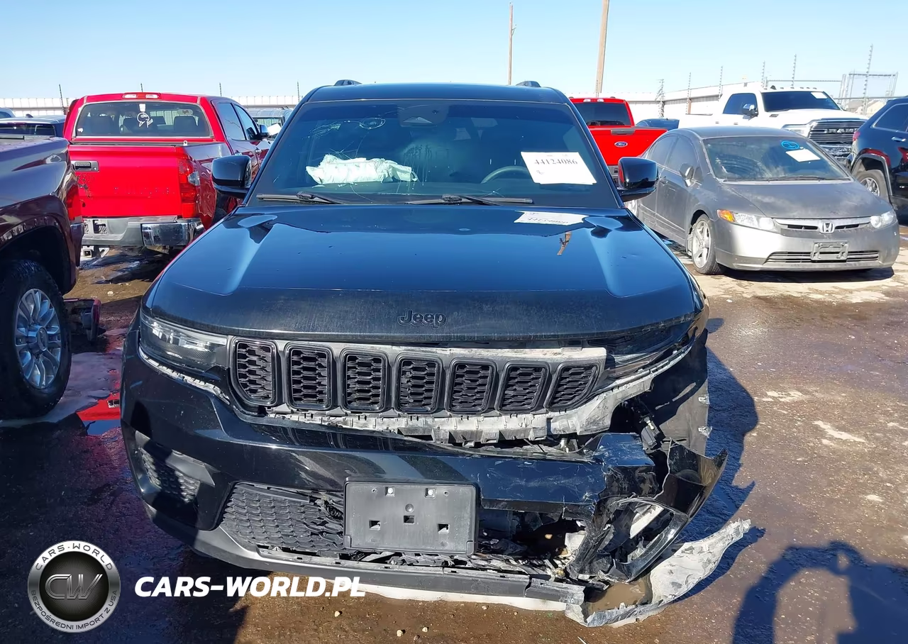 2023 Jeep Grand Cherokee Altitude 4X4 VIN:1C4RJHAG6PC522221 - 13
