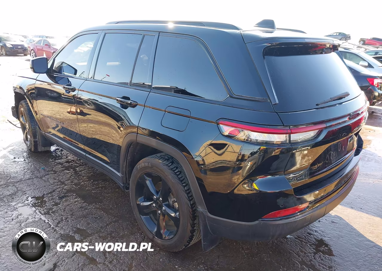 2023 Jeep Grand Cherokee Altitude 4X4 VIN:1C4RJHAG6PC522221 - 3