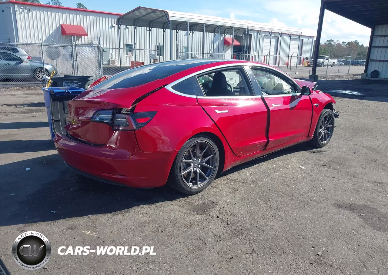 2018 Tesla Model 3 VIN:5YJ3E1EA9JF153808 - 4