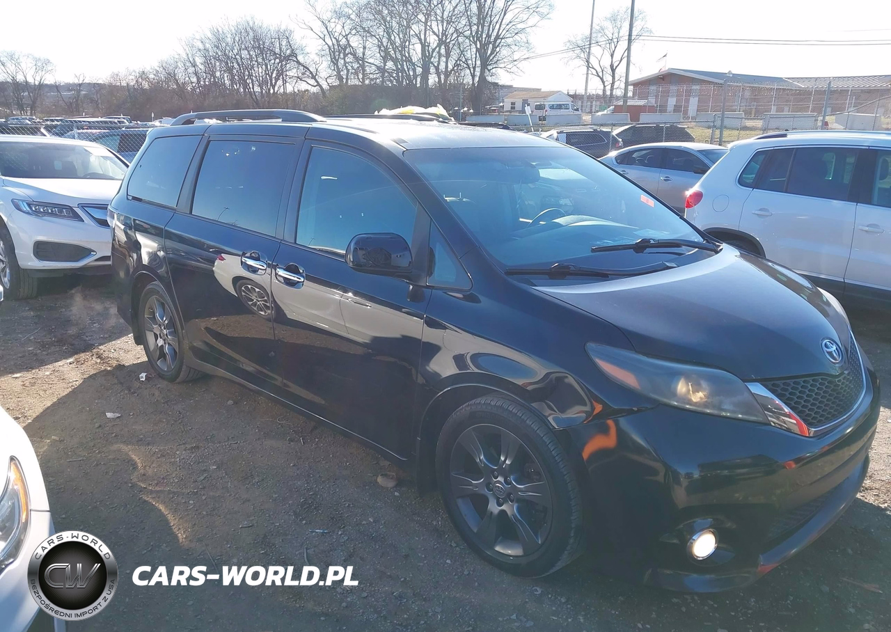2015 Toyota Sienna Se 8 Passenger