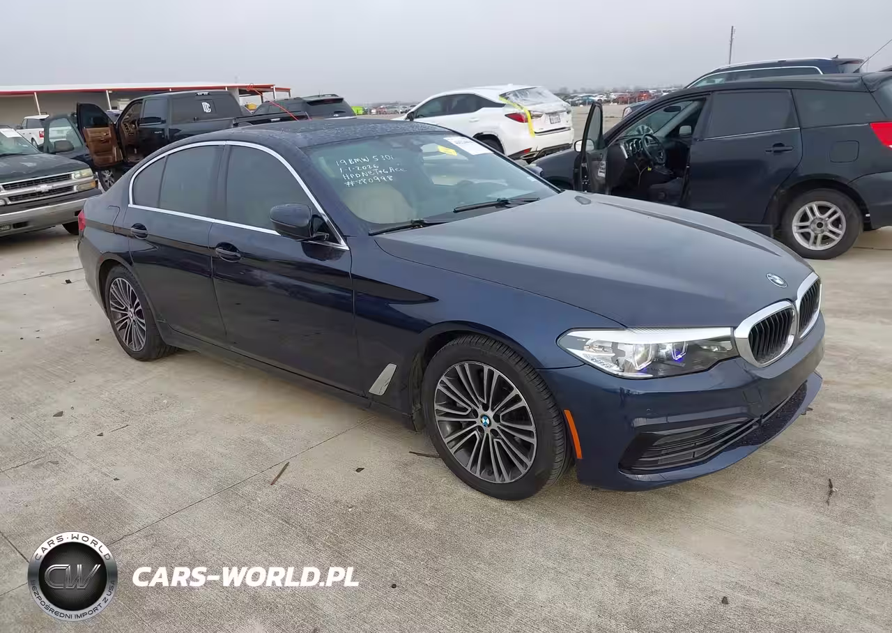 2019 BMW 530I
