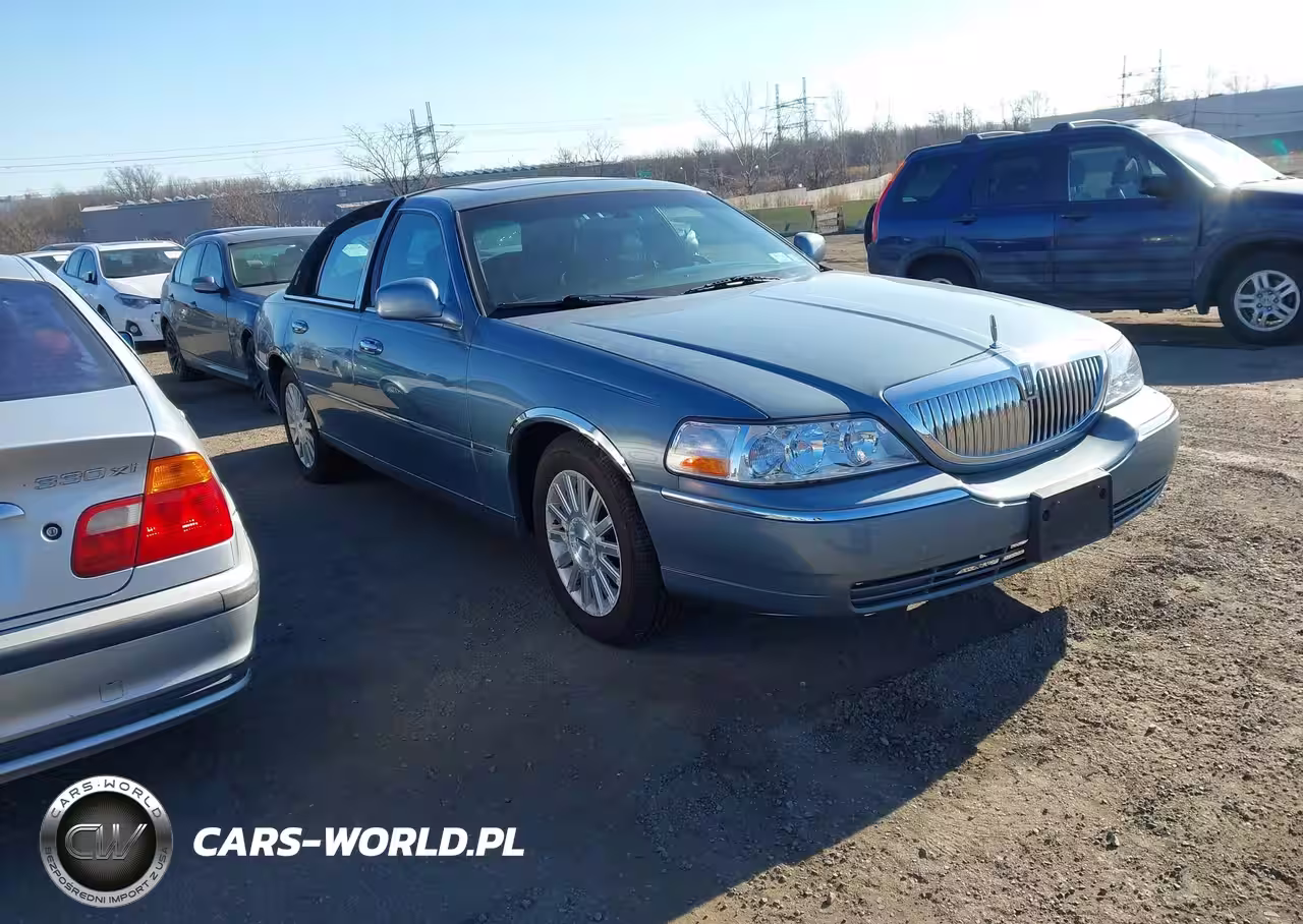 2003 Lincoln Town Car Executive