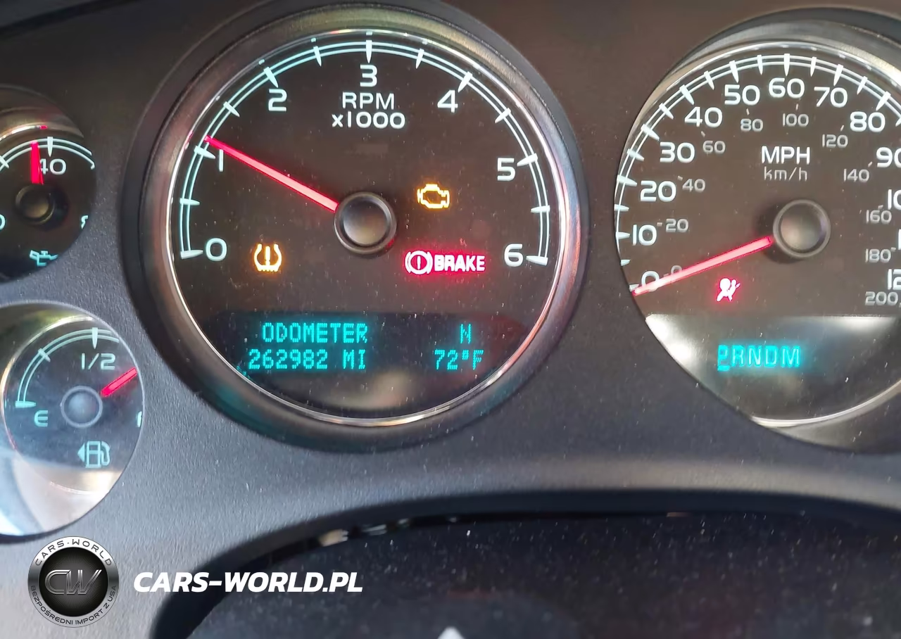 2010 Chevrolet Suburban 1500 Ls VIN:1GNUCHE04AR242651 - 15