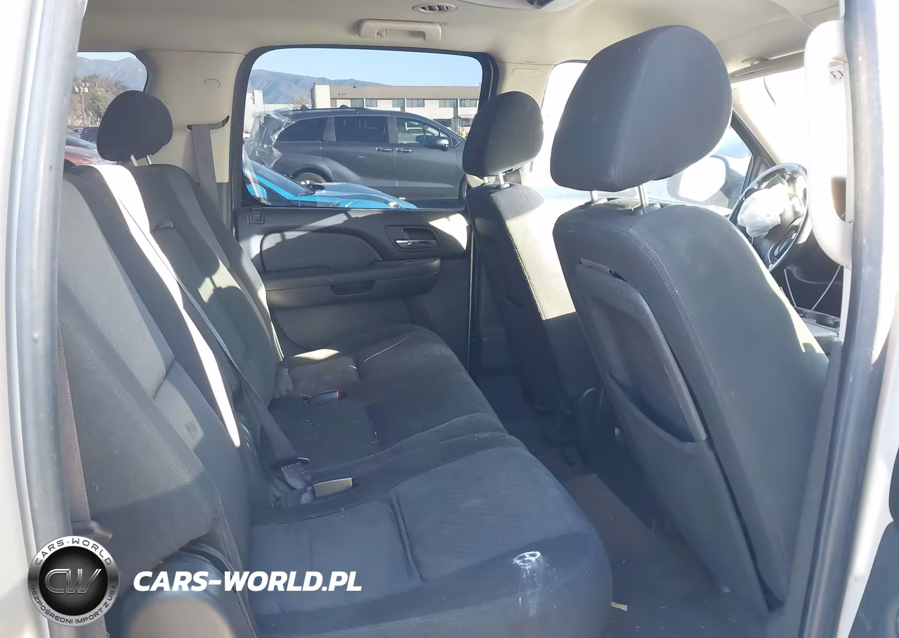 2010 Chevrolet Suburban 1500 Ls VIN:1GNUCHE04AR242651 - 8